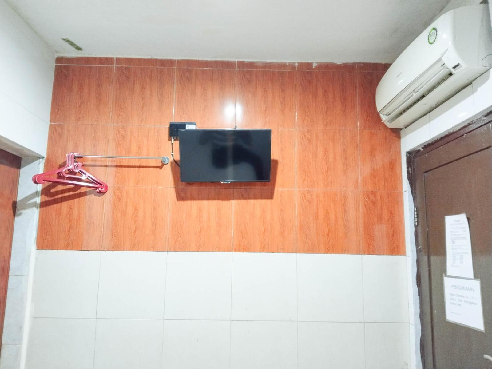 Labuhan Raya Hotel 3*
