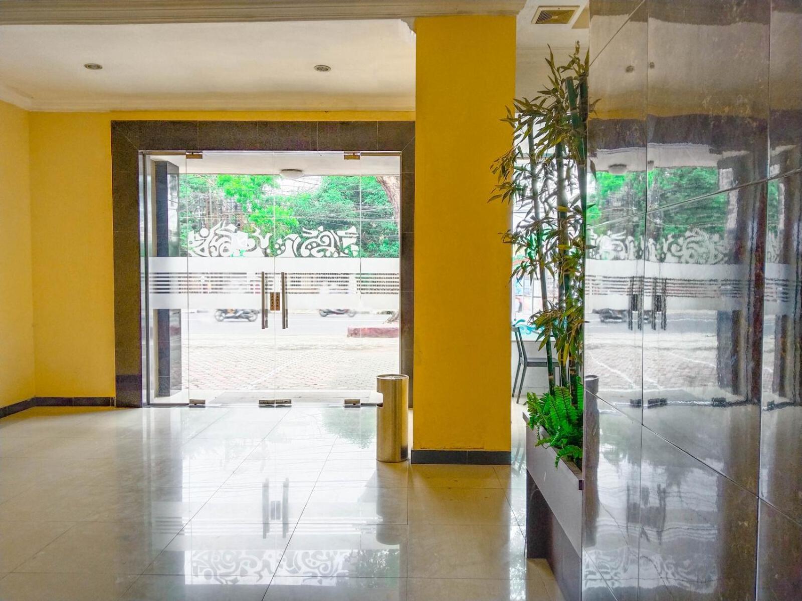 Labuhan Raya Hotel