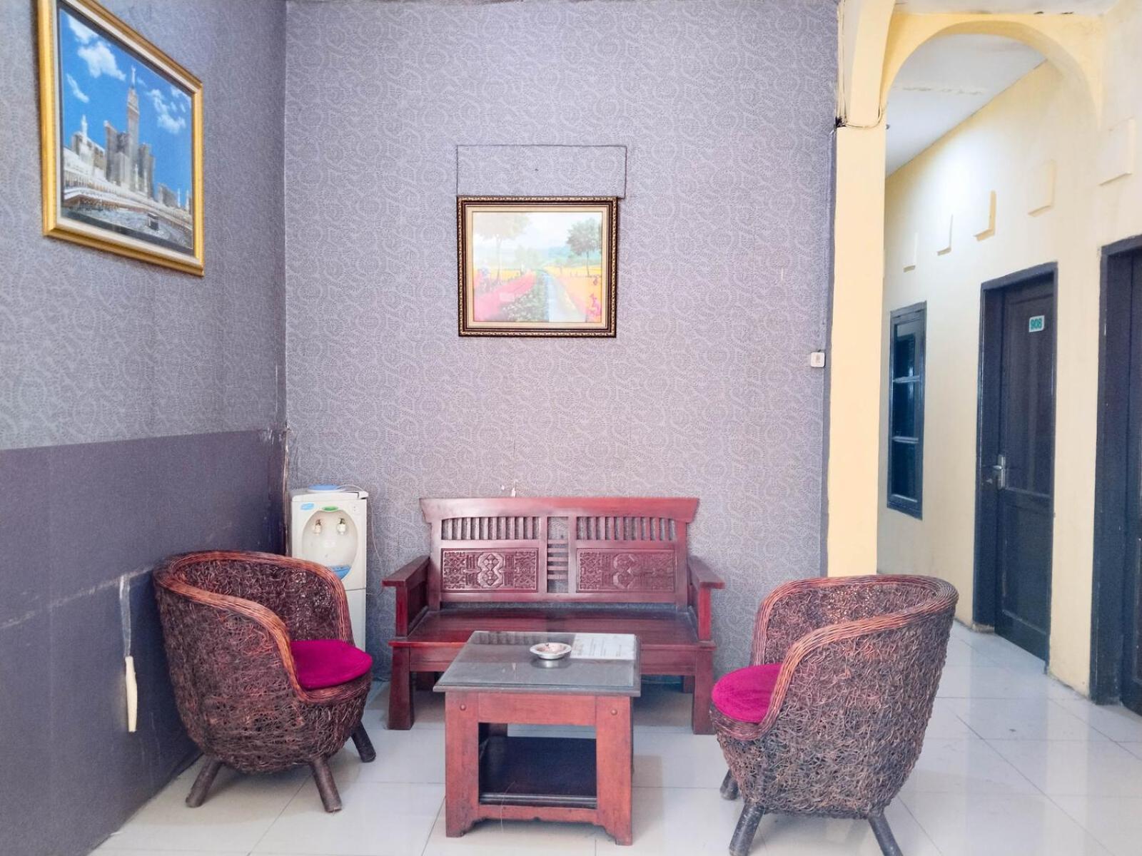 Labuhan Raya Hotel